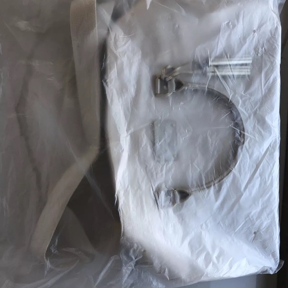 NWT MICHAEL Kors Weekend Travel Duffle Bag Gold - Picture 8 of 8